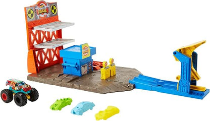 Hfb12 Hot Wheels Monster Trucks Estacao de Explosa